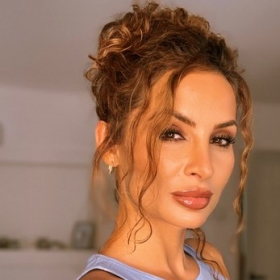 JuliaV